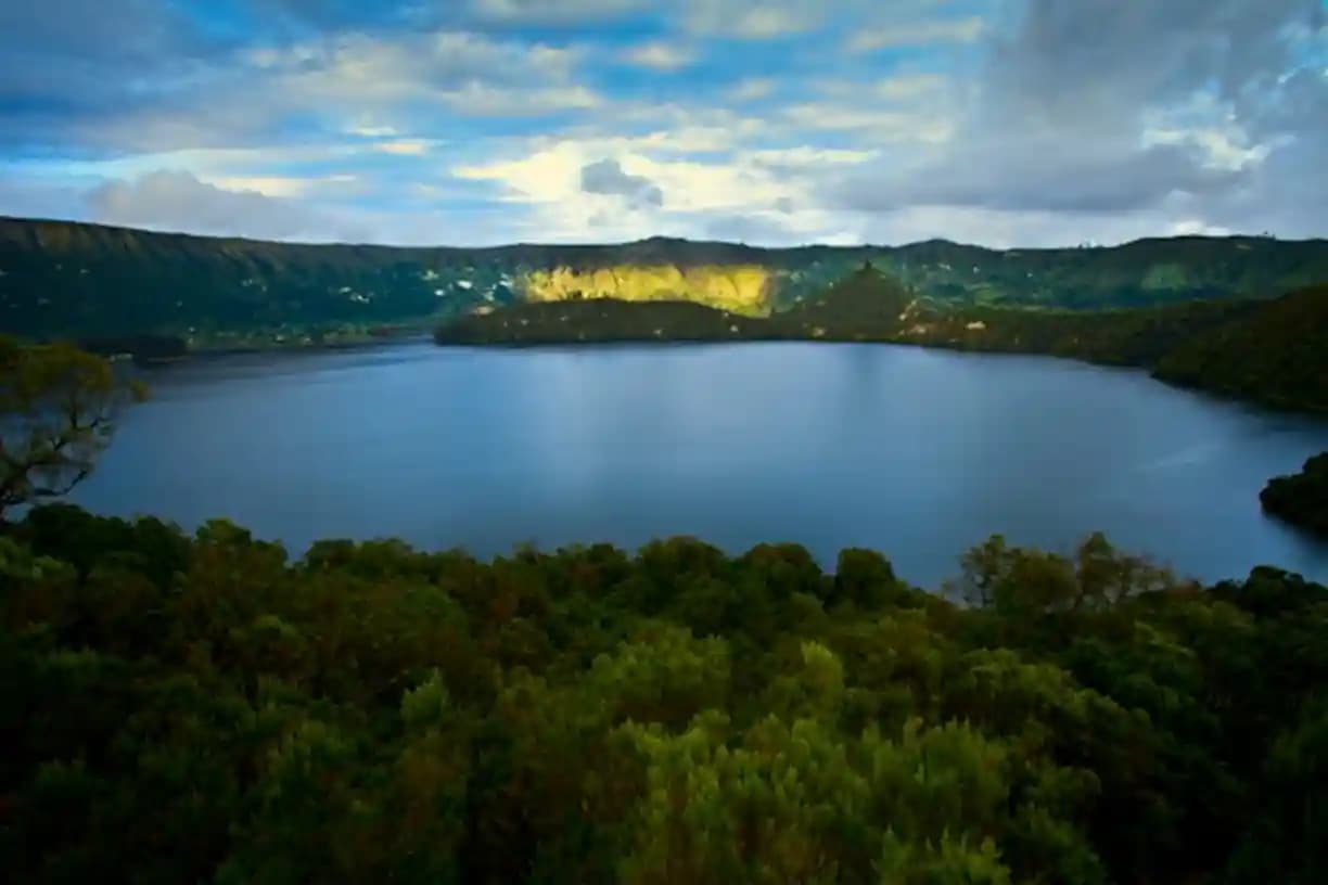 Wonchi Crater Lake
